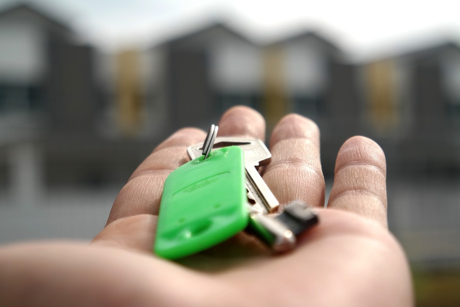 UK House prices grow more slowly in 2017 - latest figures